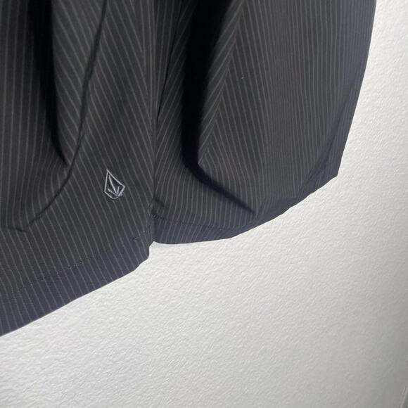 Volcom Mens Shorts Size 32 Black Striped Pin Striped Print Chino Casual Wear - Picture 11 of 14